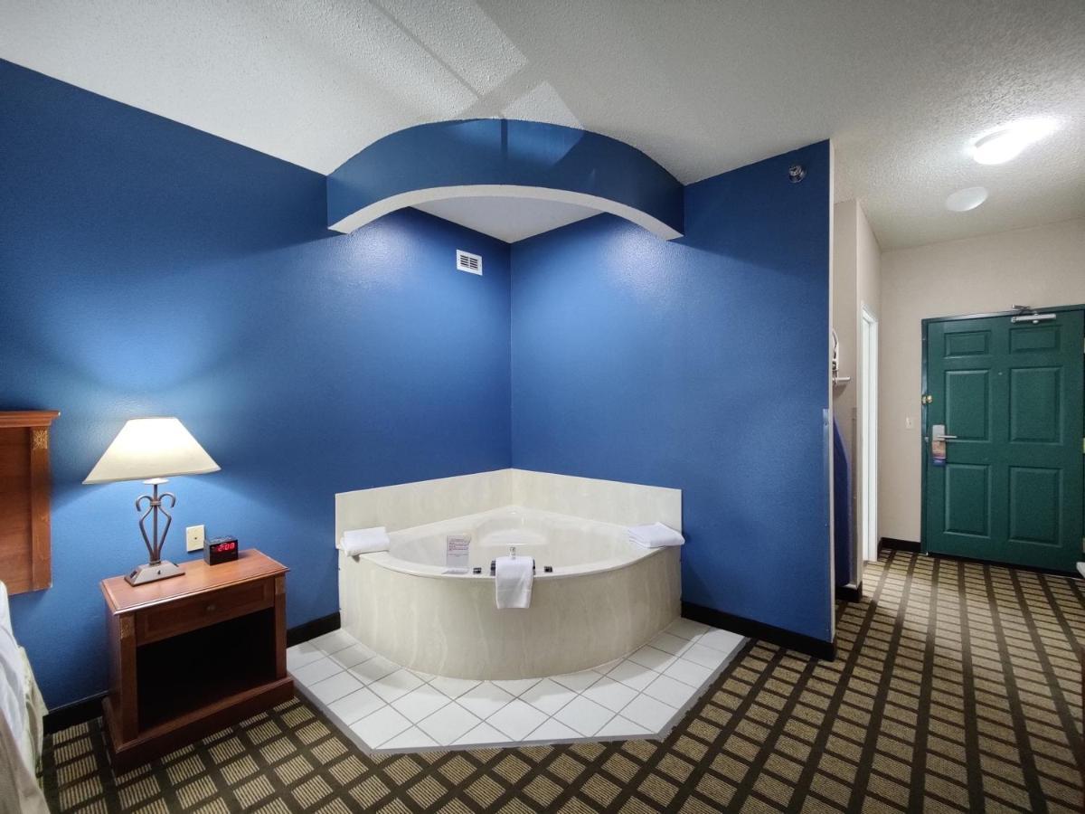 Baymont By Wyndham Albany Hotel Exterior photo