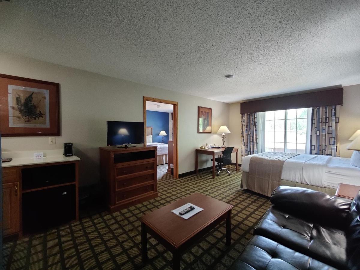 Baymont By Wyndham Albany Hotel Exterior photo