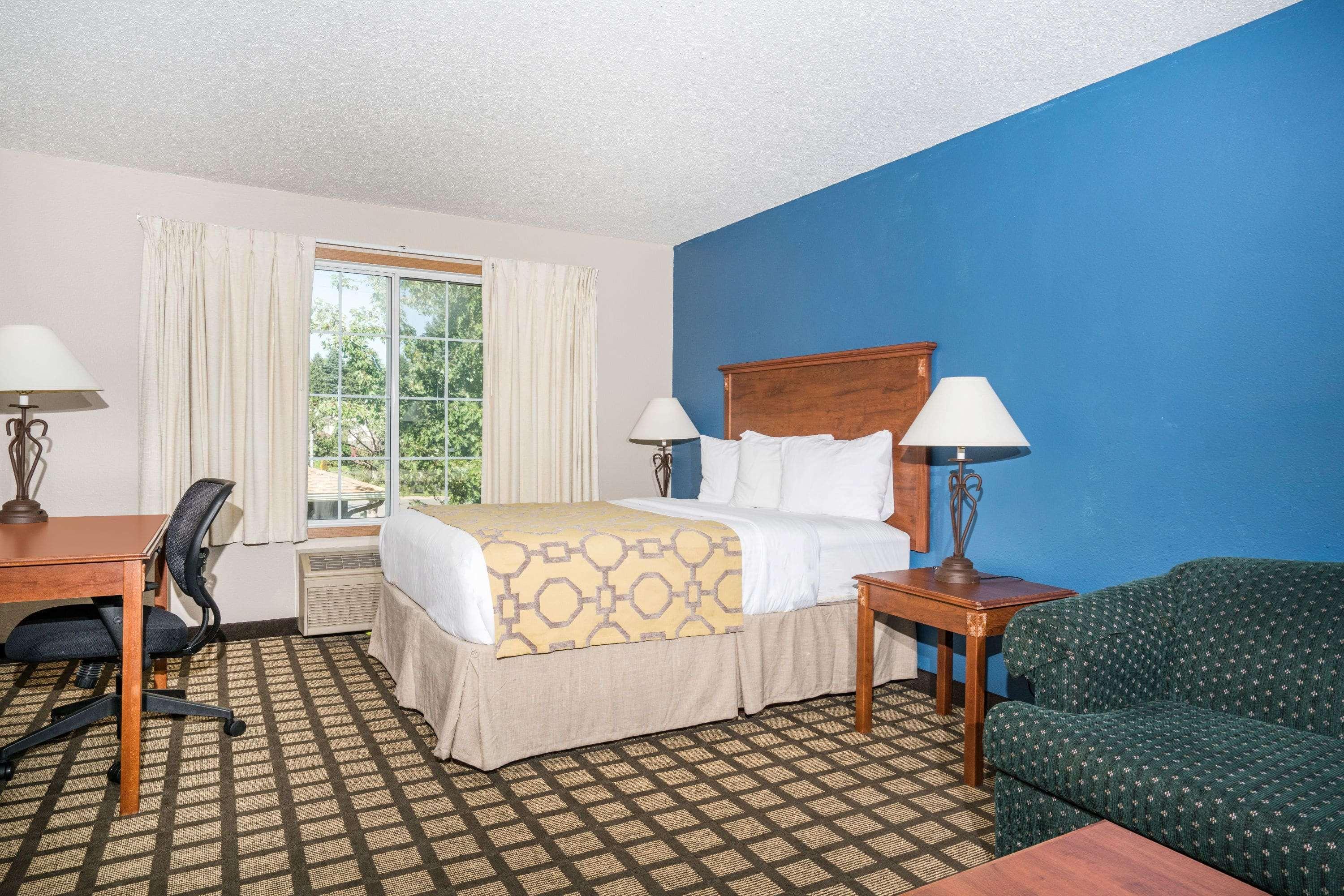 Baymont By Wyndham Albany Hotel Exterior photo
